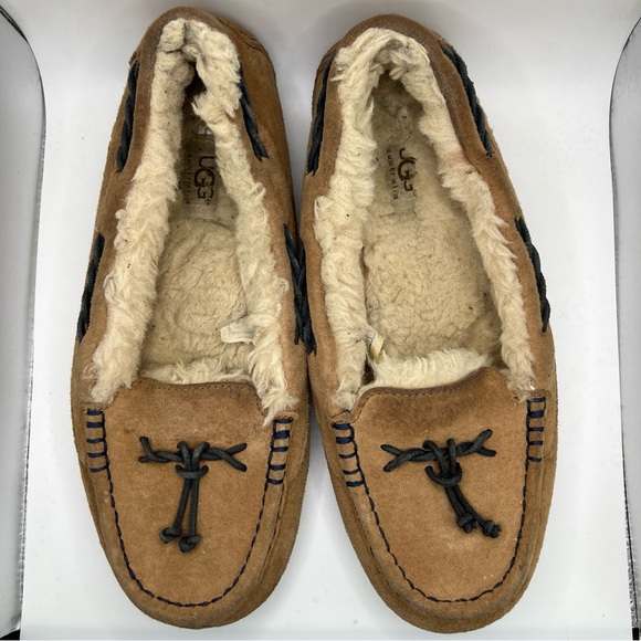 UGG Shoes - Women’s UGG Moccasins Size 9